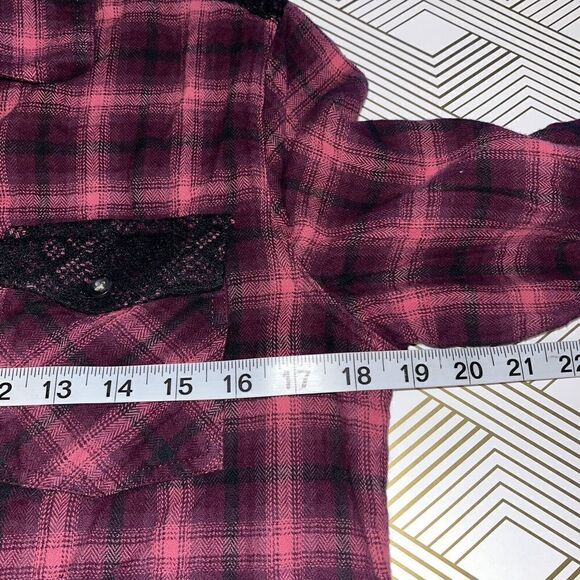 Legendary Whitetails Shirt Wmns Med Flannel Button Down Plaid Faux Lace Western - Picture 8 of 10